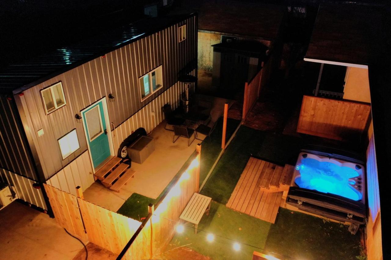 Tiny Home Hot Tub コロラドシティ  エクステリア 写真